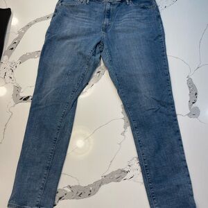 Women’s Levi's 721 High Rise Skinny Jeans size 34